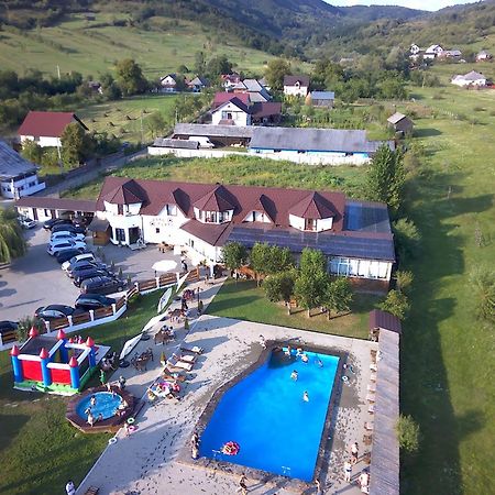 Casa Tomsa Bed & Breakfast Rozavlea Luaran gambar