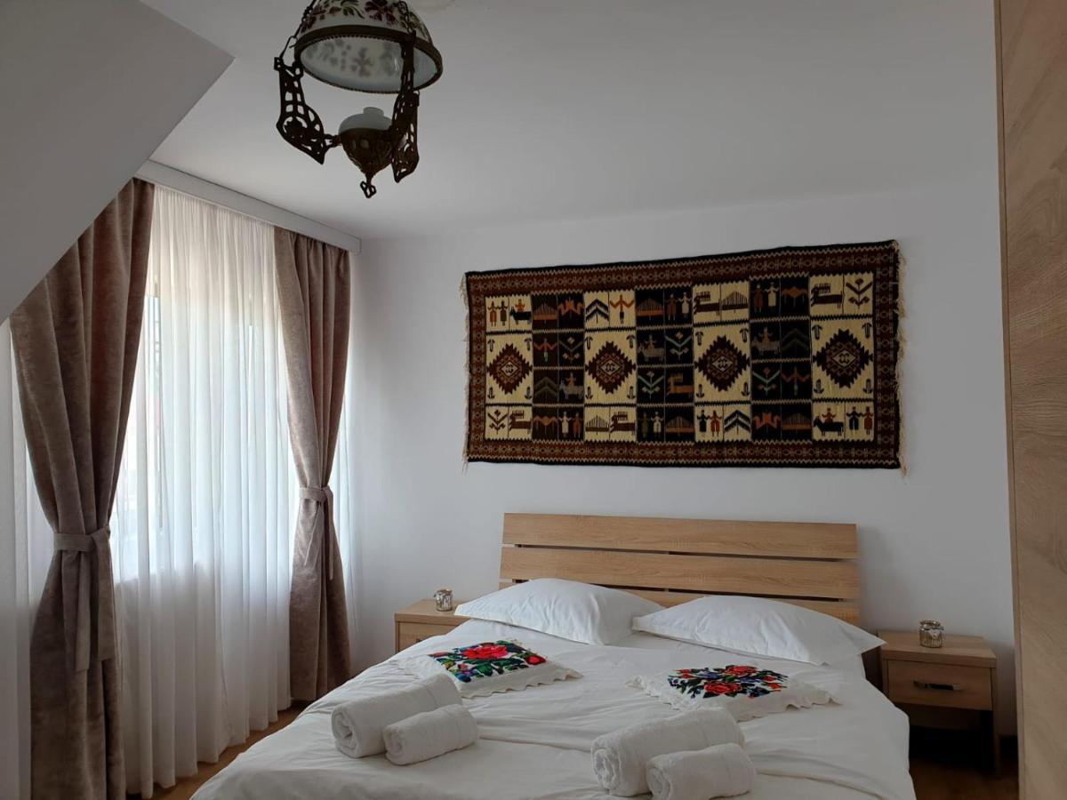 Casa Tomsa Bed & Breakfast Rozavlea Bilik gambar