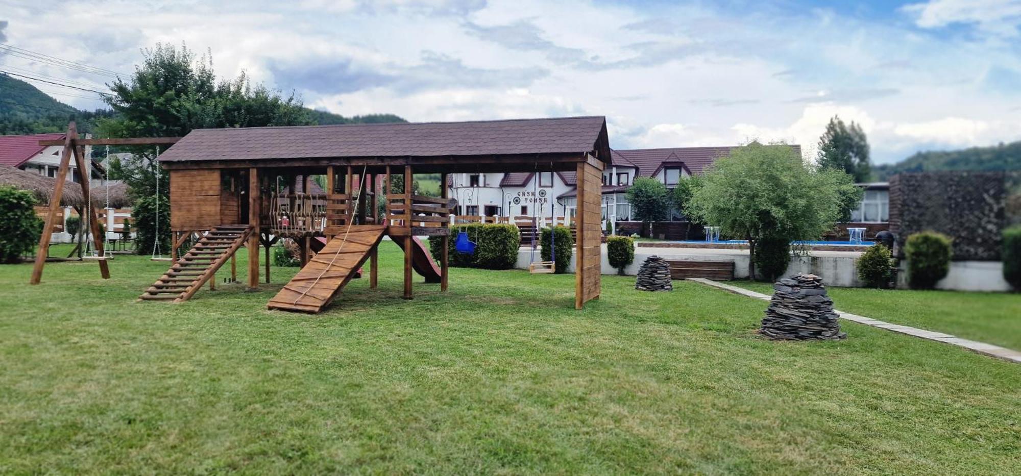 Casa Tomsa Bed & Breakfast Rozavlea Luaran gambar