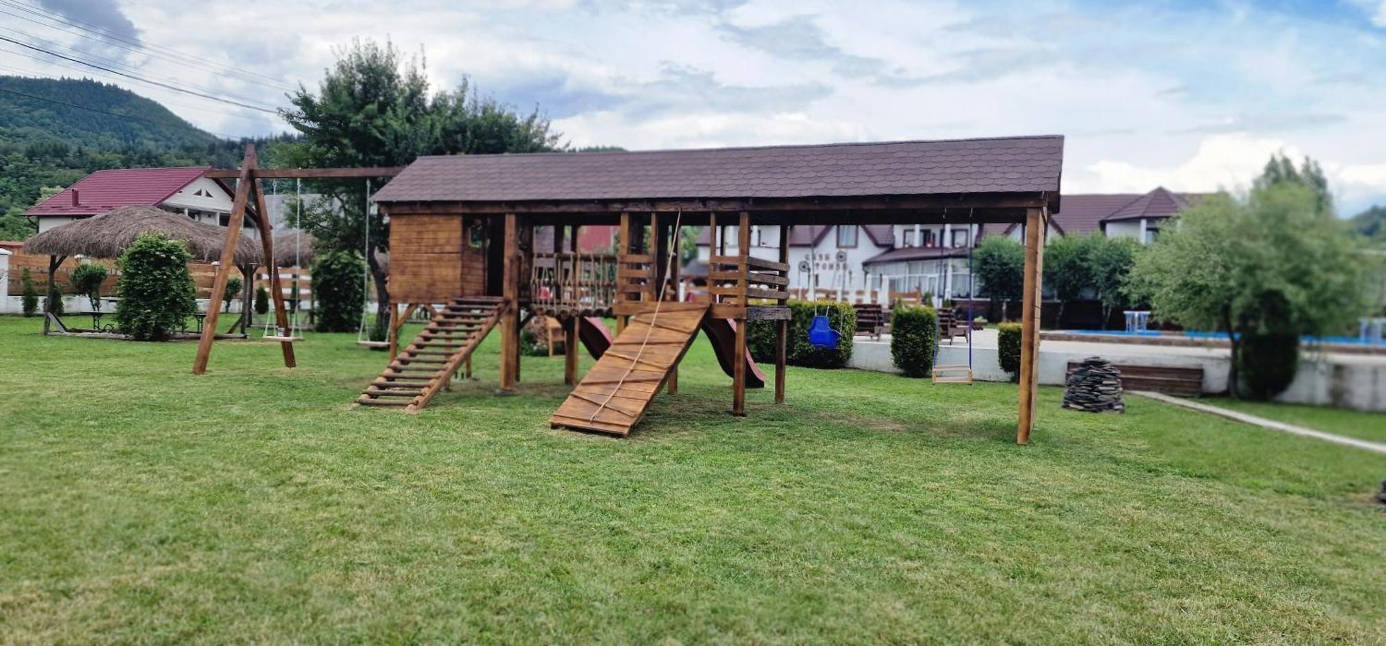 Casa Tomsa Bed & Breakfast Rozavlea Luaran gambar